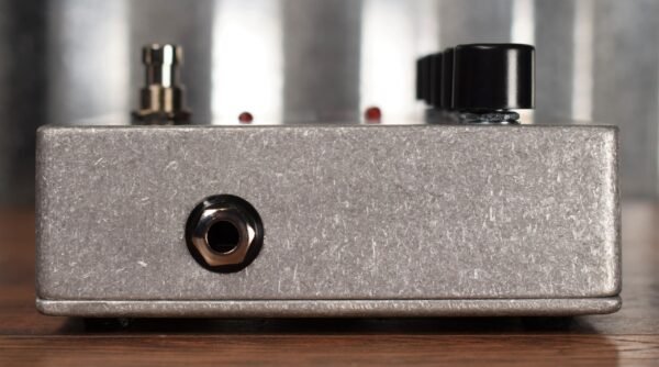 Electro-Harmonix Deluxe Memory Man Analog Delay/Chorus/Vibrato Pedal - Image 2